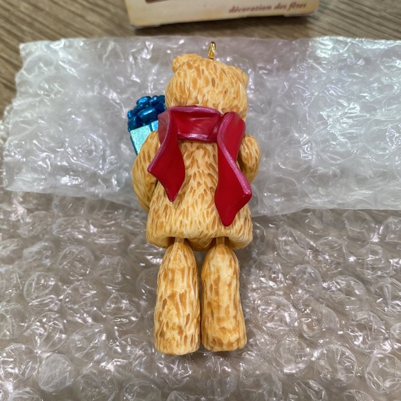 2005 Hallmark Keepsake Ornament Grandchild's First Christmas - Picture 4 of 4